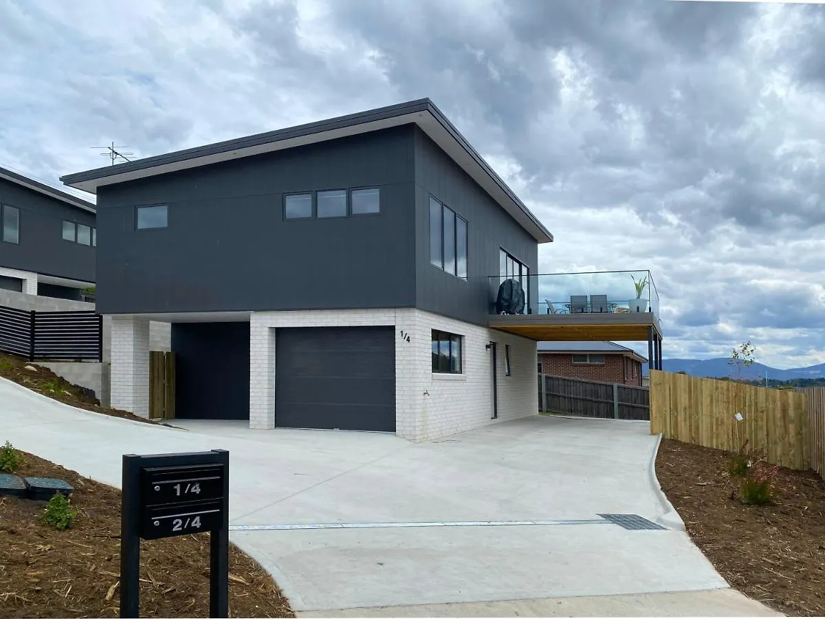 Albatross Rise - Modern Family Home Hobart Holiday home